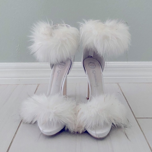 Jeffrey Campbell White Faux Fur Heels - Picture 1 of 3